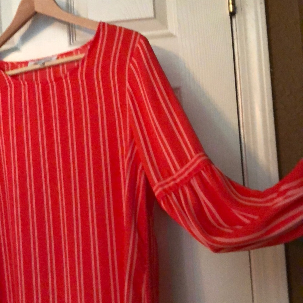 Feminine top with flounce